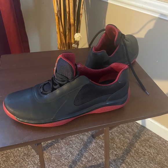 Prada Men’s 11 1/2 Black and Red shoe - Picture 3 of 7